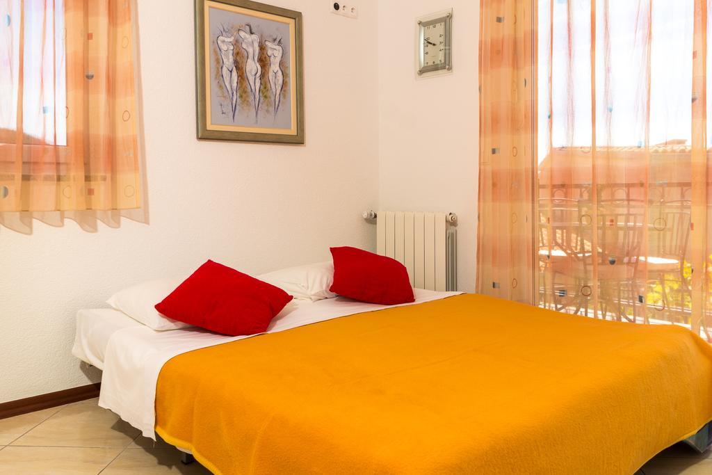 Guest House Davor Tomas Brela Exterior photo
