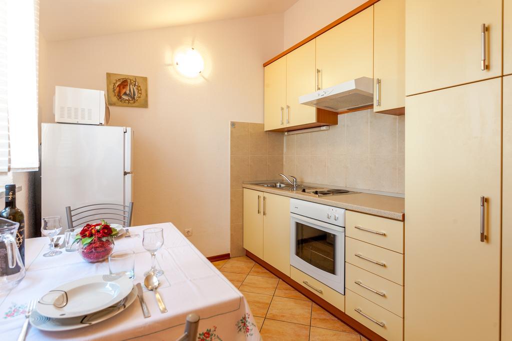 Guest House Davor Tomas Brela Exterior photo